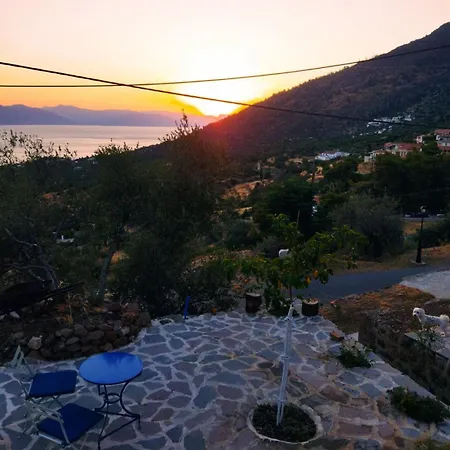 Secluded Méthana