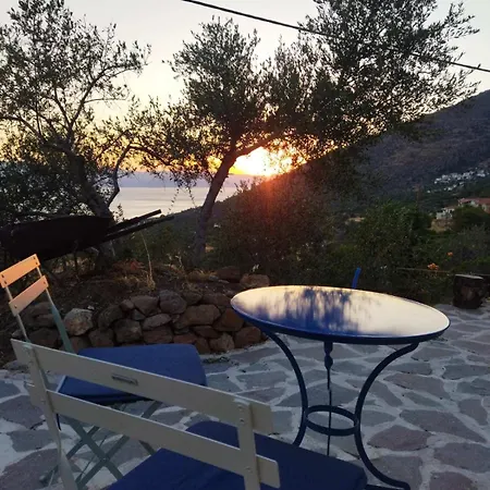 Secluded Méthana