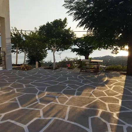 Secluded Appartement Méthana